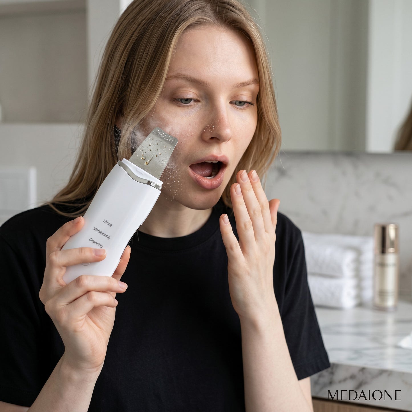 MEDAIONE white ultrasonic skin scrubber with metal spatula for deep pore cleaning, blackhead removal, and lifting.
